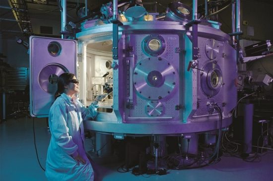 Una luce laser per migliorare i computer quantistici Una luce laser per migliorare i computer quantistici
